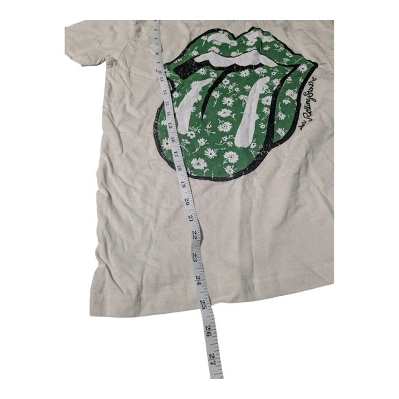 The Rolling Stones Cream Tee with Green Tongue Graphic. Size Small . New - Picture 5 of 6